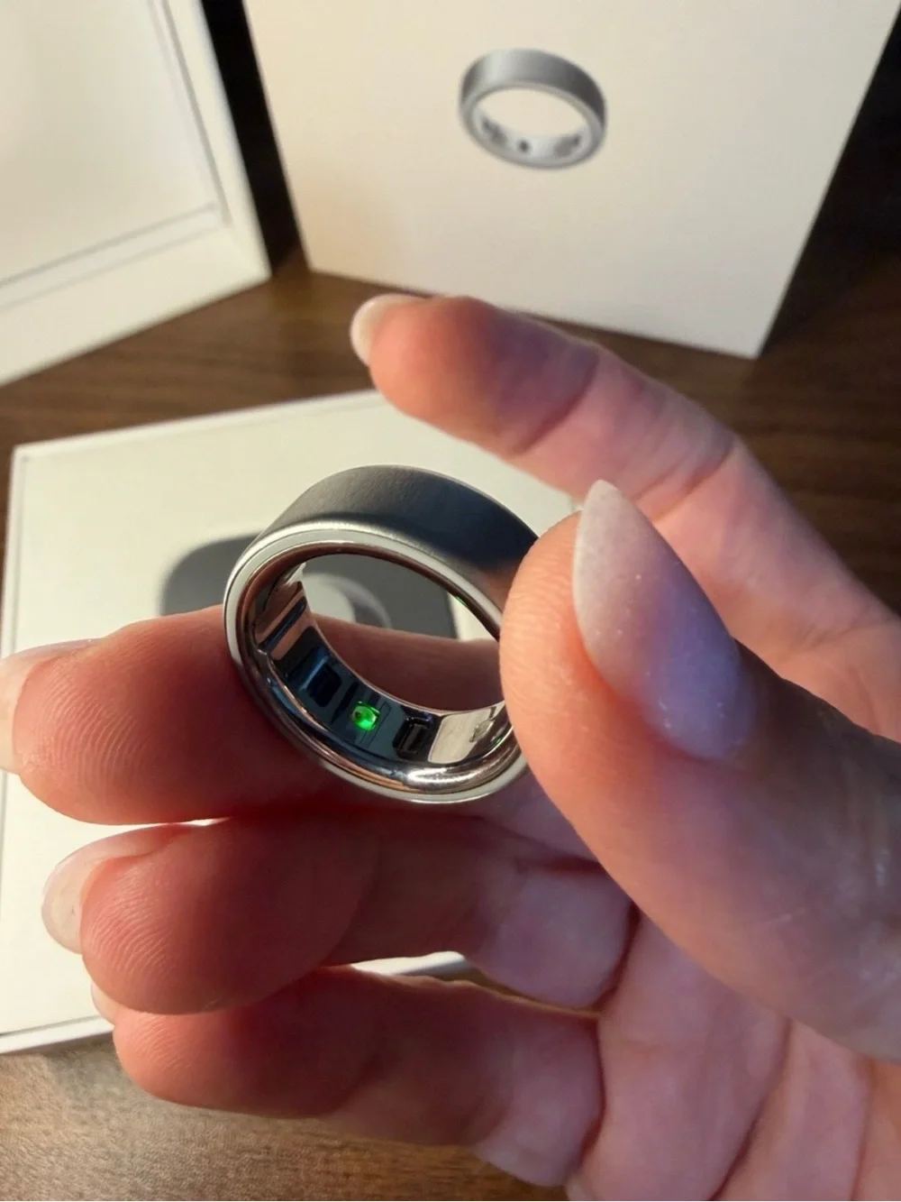 Oura Gen 4 in brushed silver